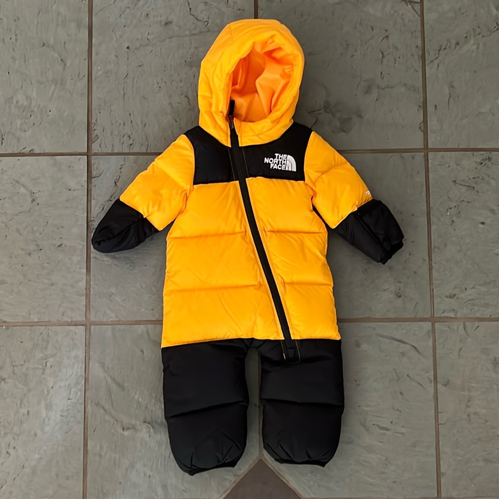 NWOT North Face Nuptse Baby Bunting One Piece. Summit Gold and Dark Navy